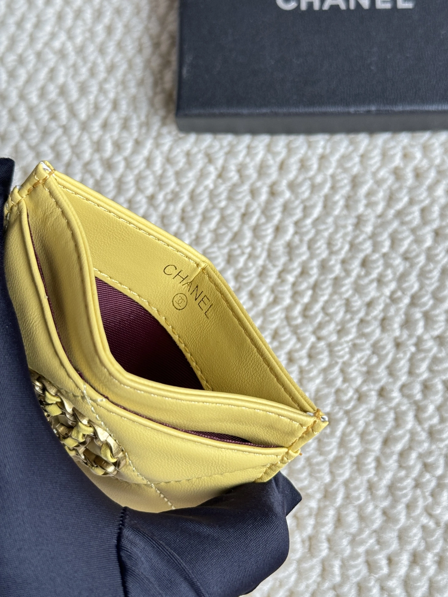 Vibrant 8890 Chanel Card Case