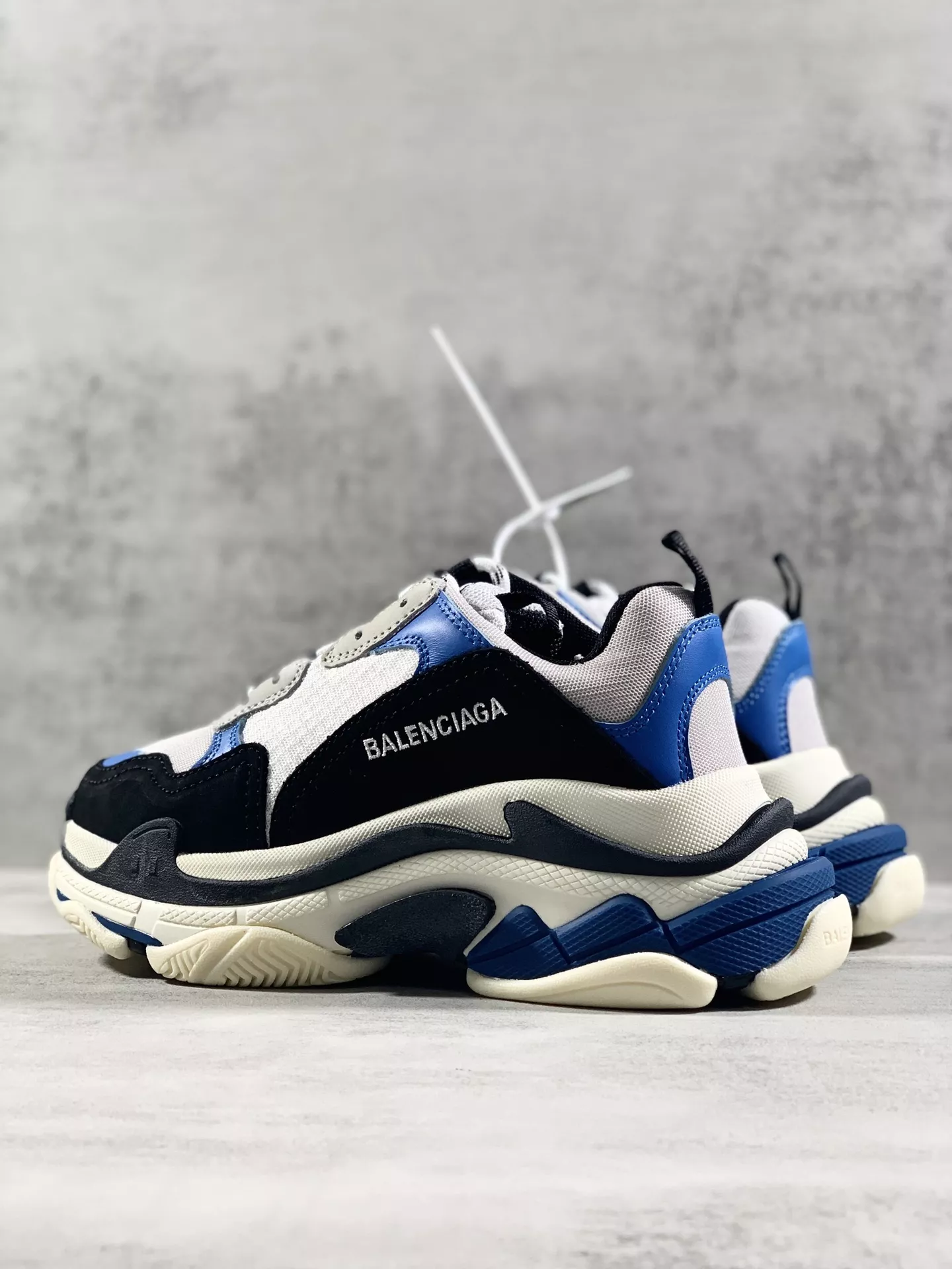 Vibrant 8996 Balenciaga Casual Shoes For Men
