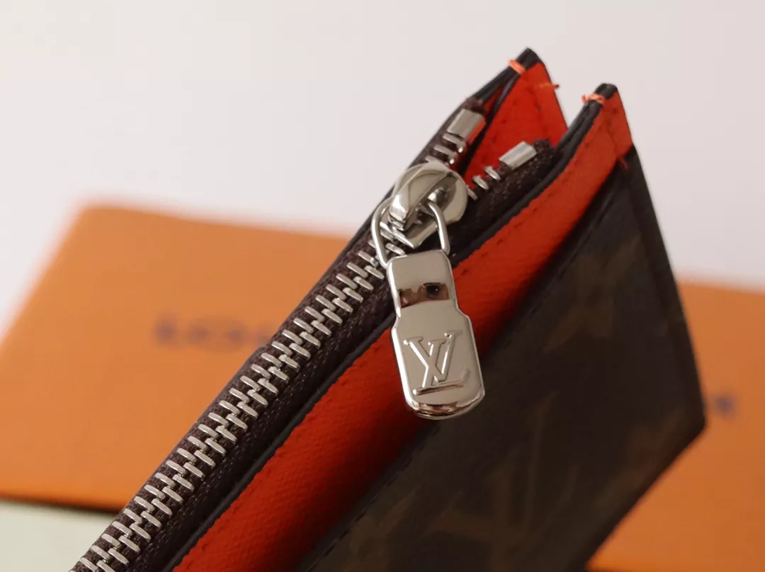 Vibrant 9051 Louis Vuitton LV Card Case