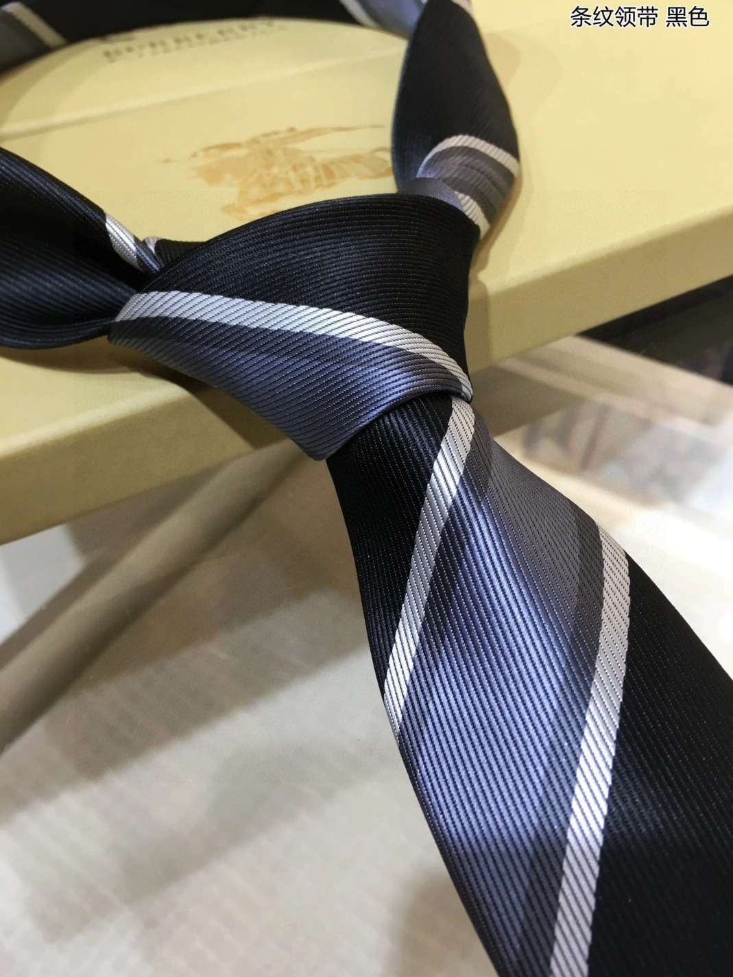 Vibrant 909 Burberry Necktie For Men