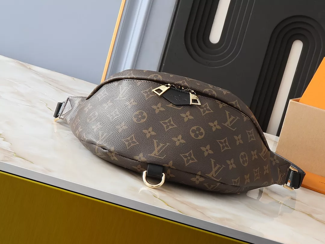 Vibrant 9240 Louis Vuitton LV AAA Quality Belt Bags For Unisex