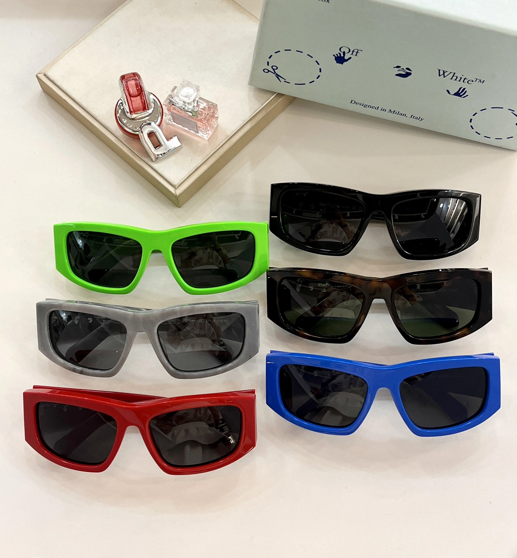Vibrant 932 Off-White AAA Quality Sunglasses