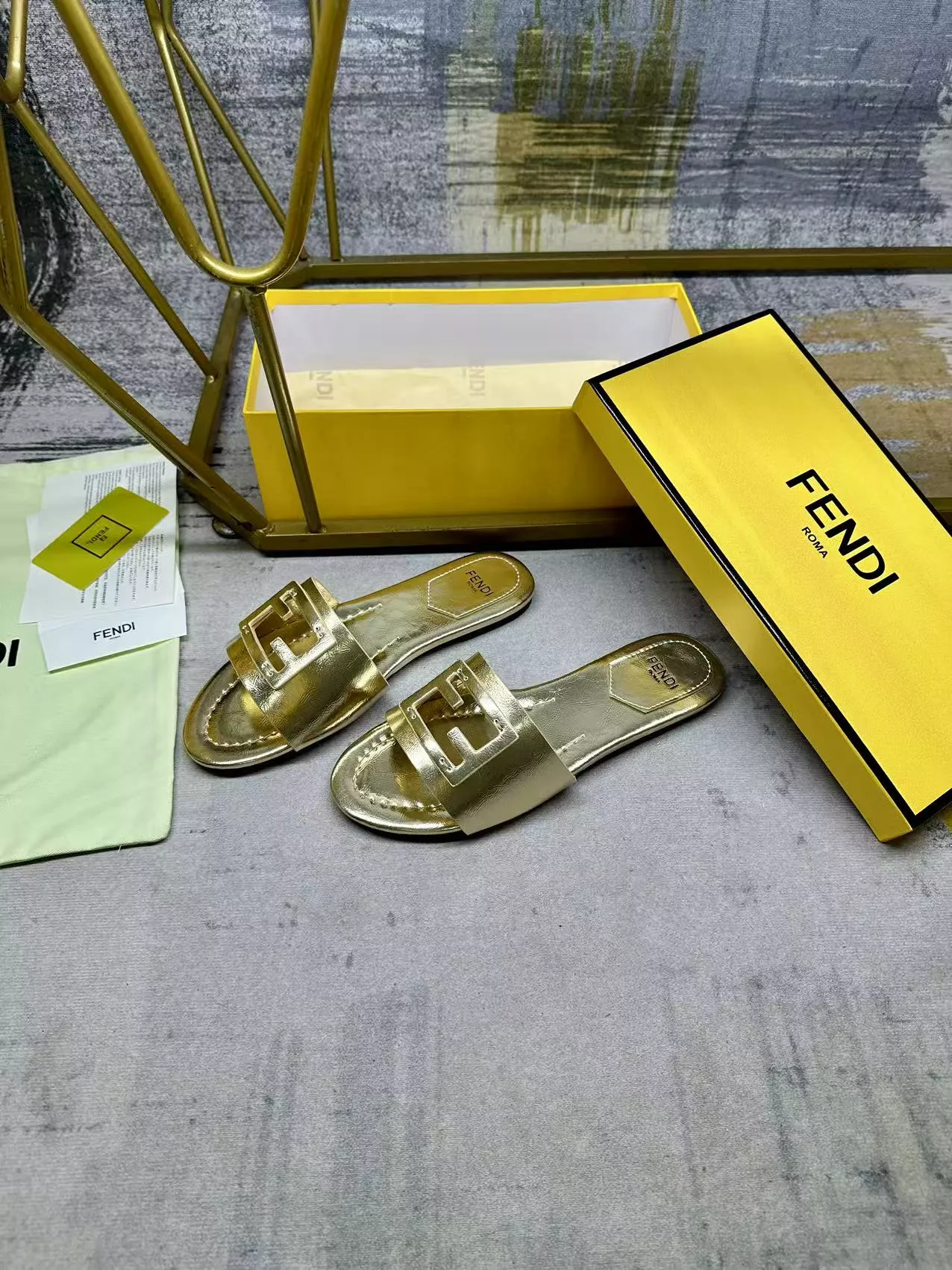 Vibrant 9416 Fendi Slippers For Women