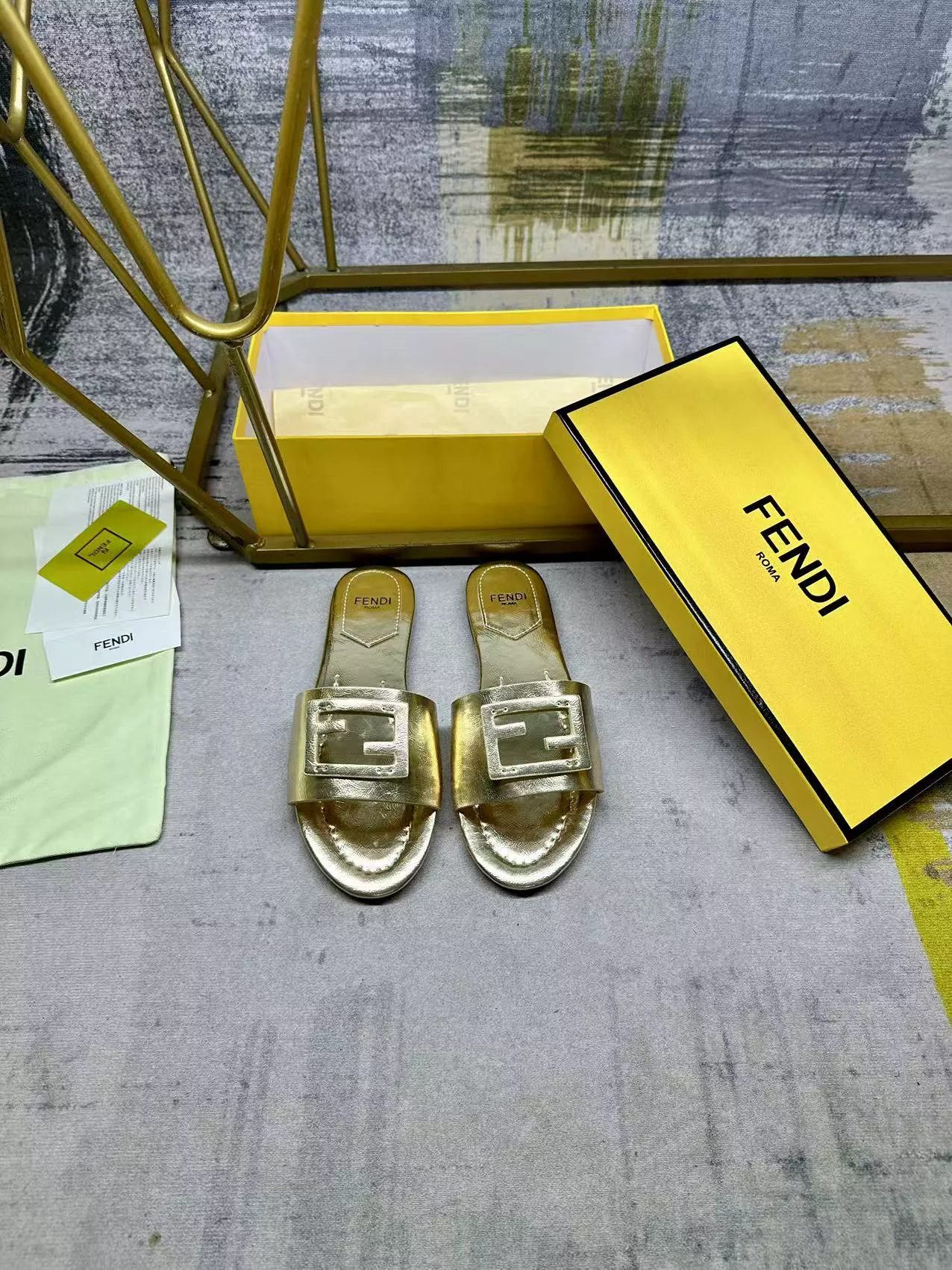 Vibrant 9416 Fendi Slippers For Women
