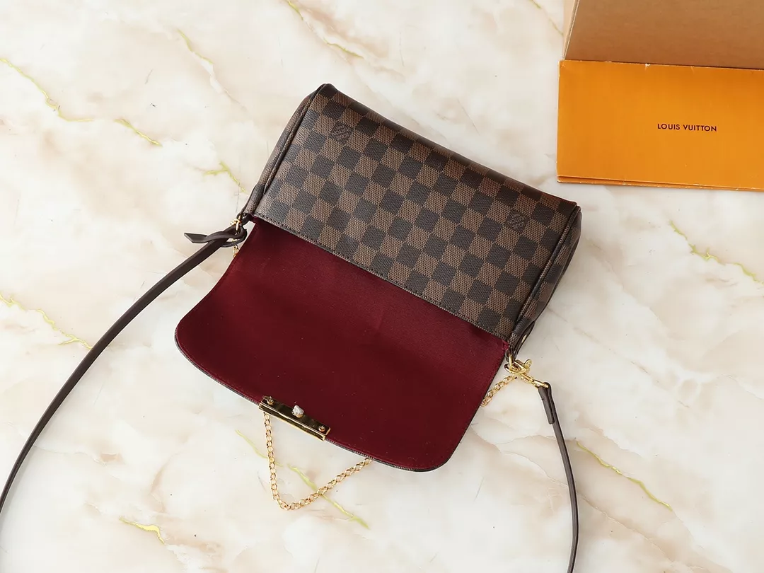 Vibrant 9610 Louis Vuitton Messenger Bags For Women