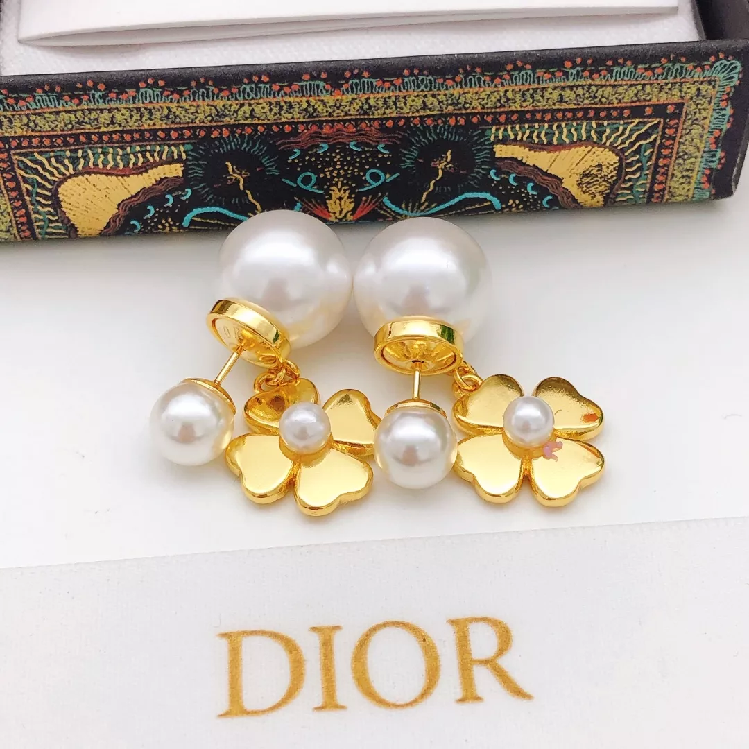 Vibrant 9810 Christian Dior Earrings For Women