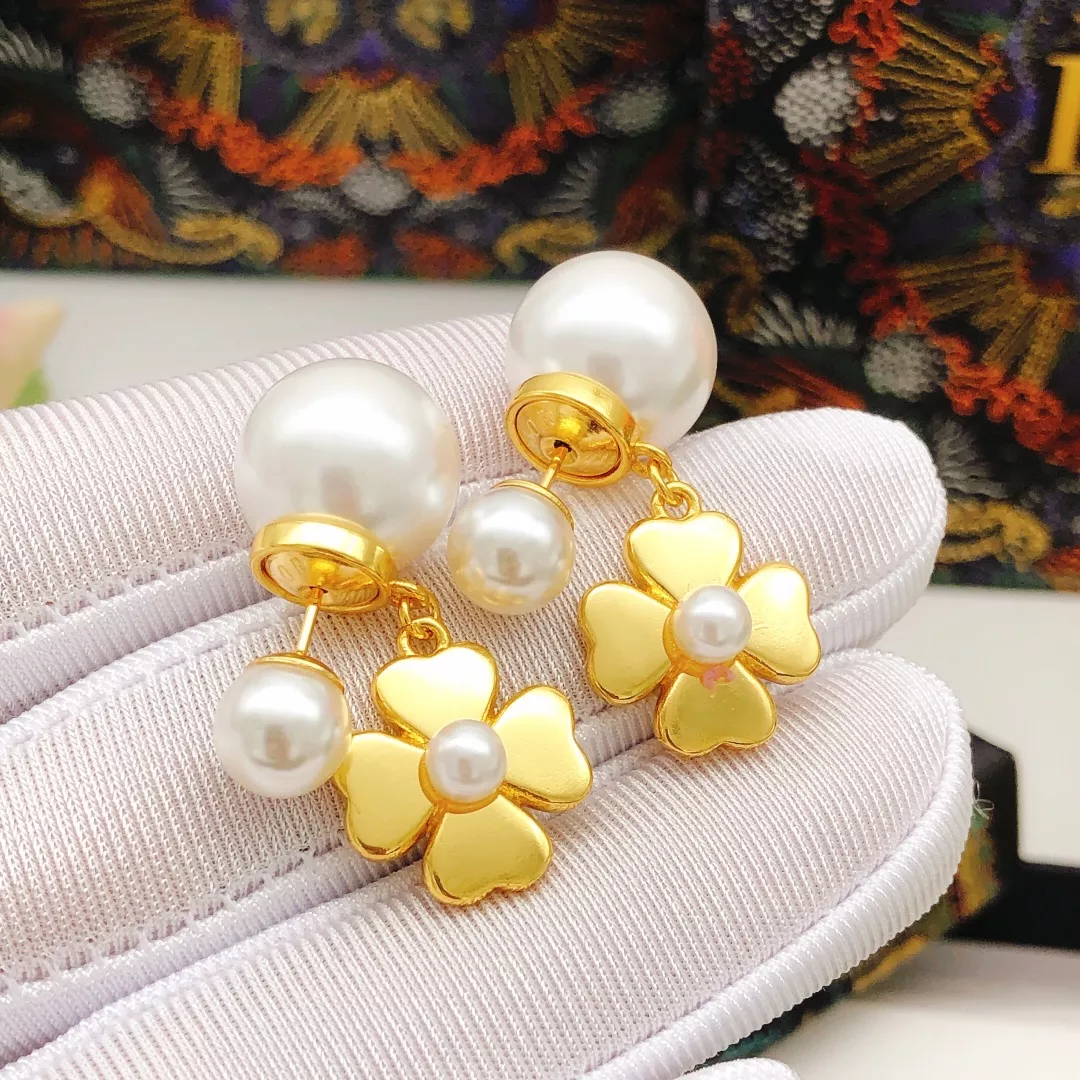 Vibrant 9810 Christian Dior Earrings For Women
