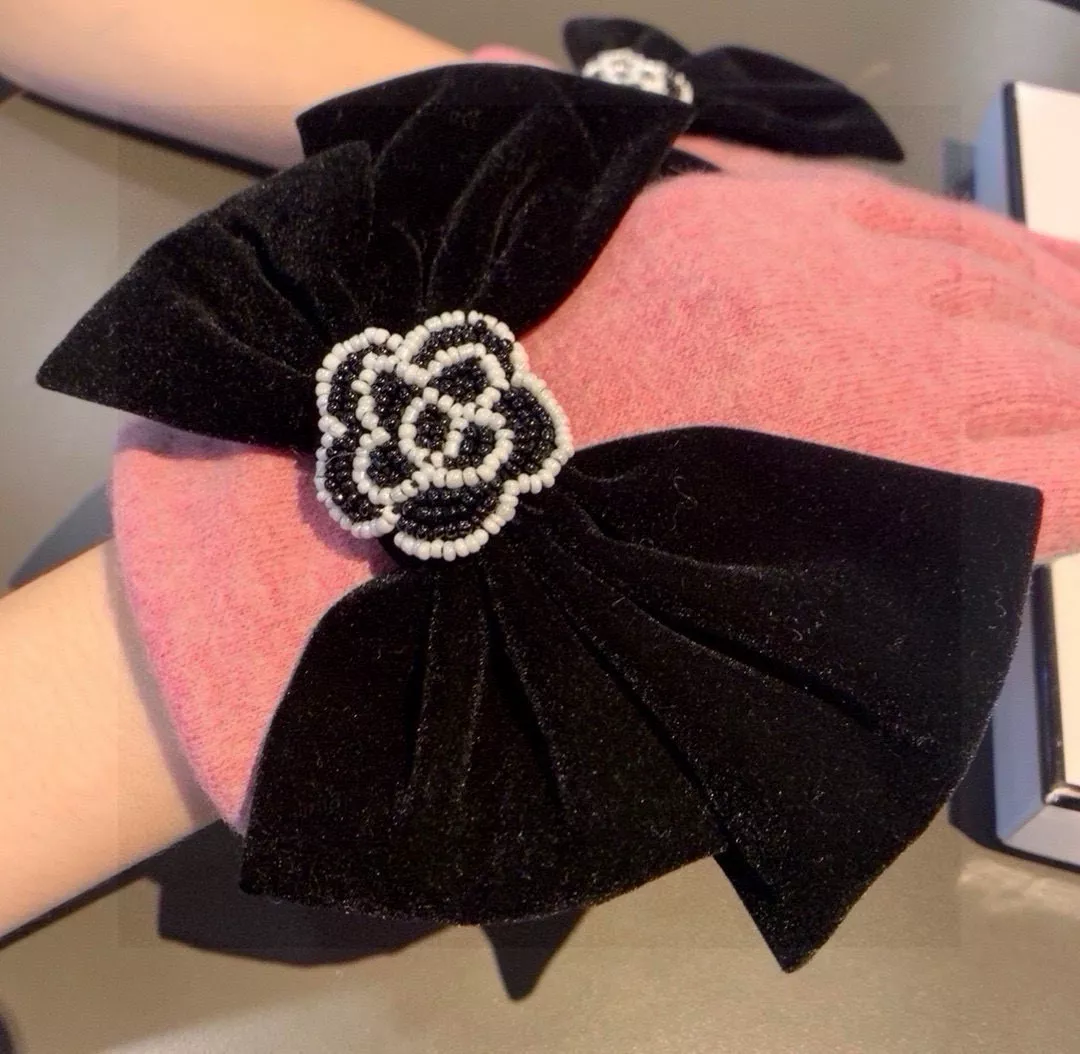 Vibrant 9886 Chanel Gloves For Women