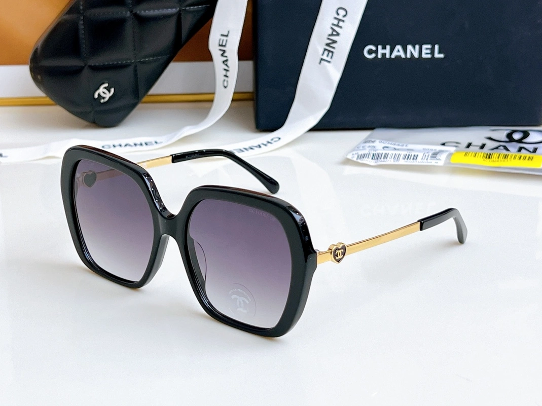 Vibrant 9909 Chanel AAA Quality Sunglasses