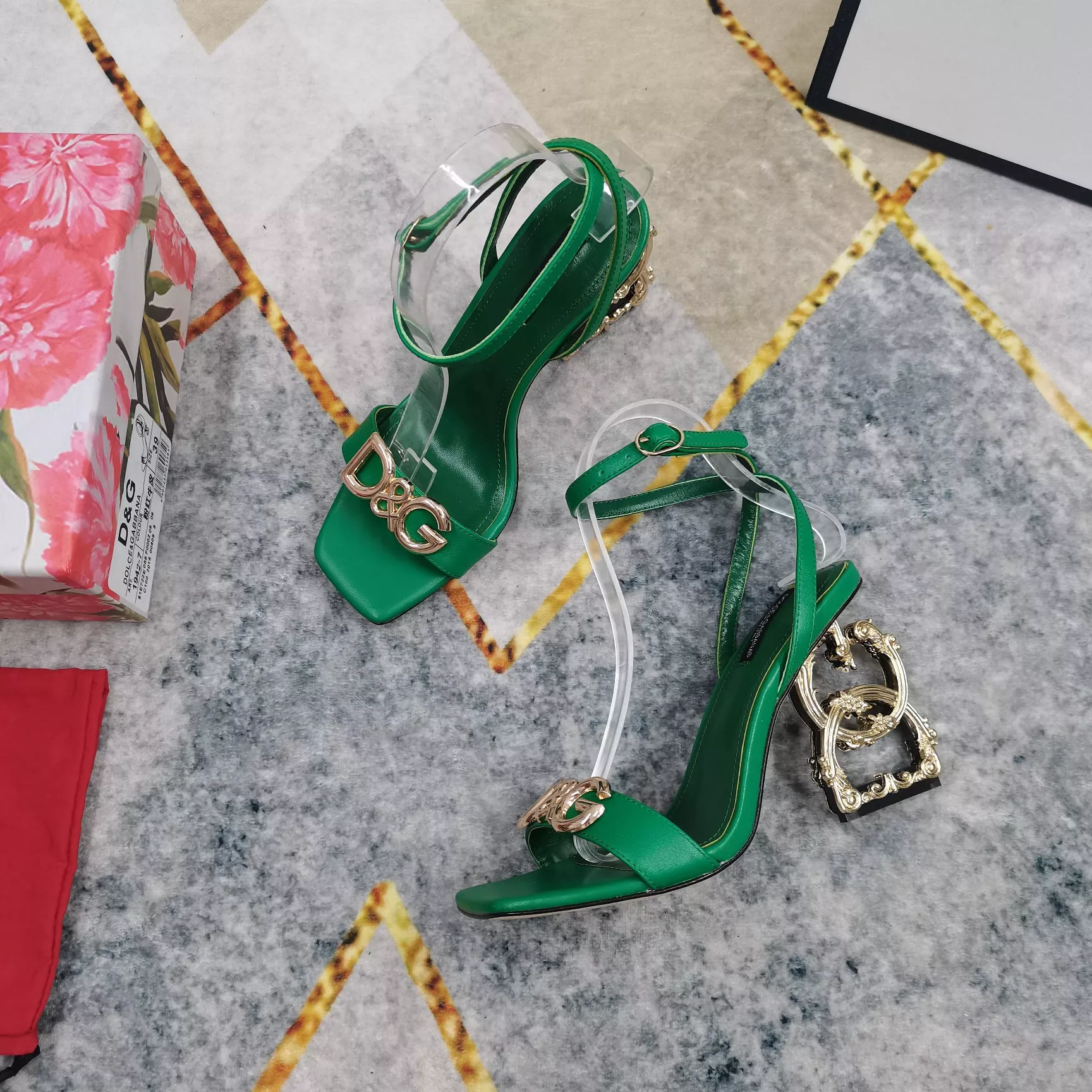 WellDesigned 1002 Dolce & Gabbana D&G Sandal For Women