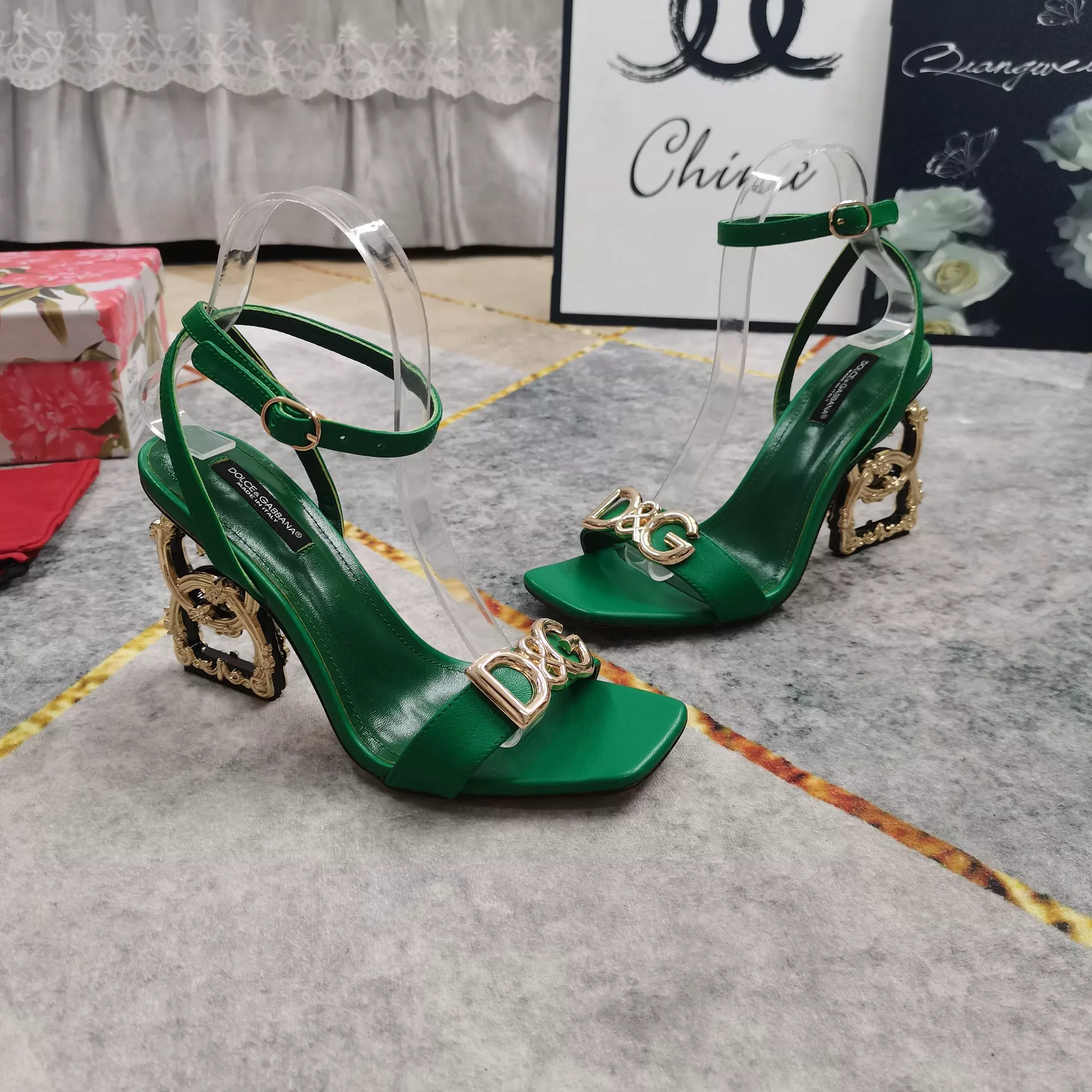WellDesigned 1002 Dolce & Gabbana D&G Sandal For Women