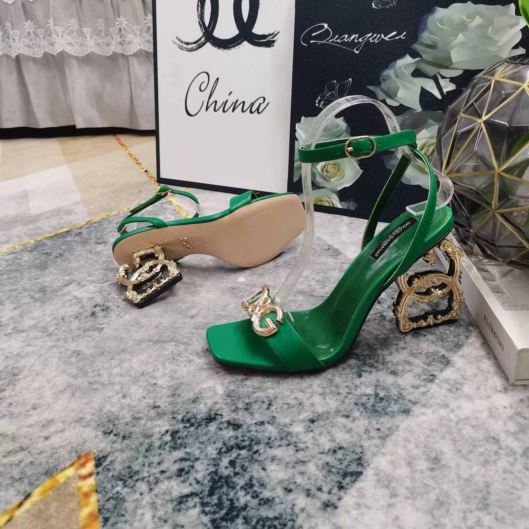WellDesigned 1002 Dolce & Gabbana D&G Sandal For Women