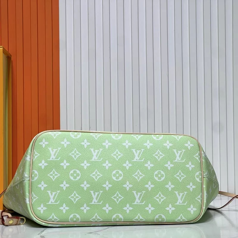 WellDesigned 1021 Louis Vuitton AAA Quality Shoulder Bags For Women