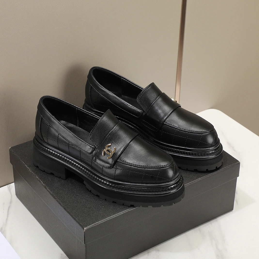 WellDesigned 1299 Chanel Leather Shoes For Women