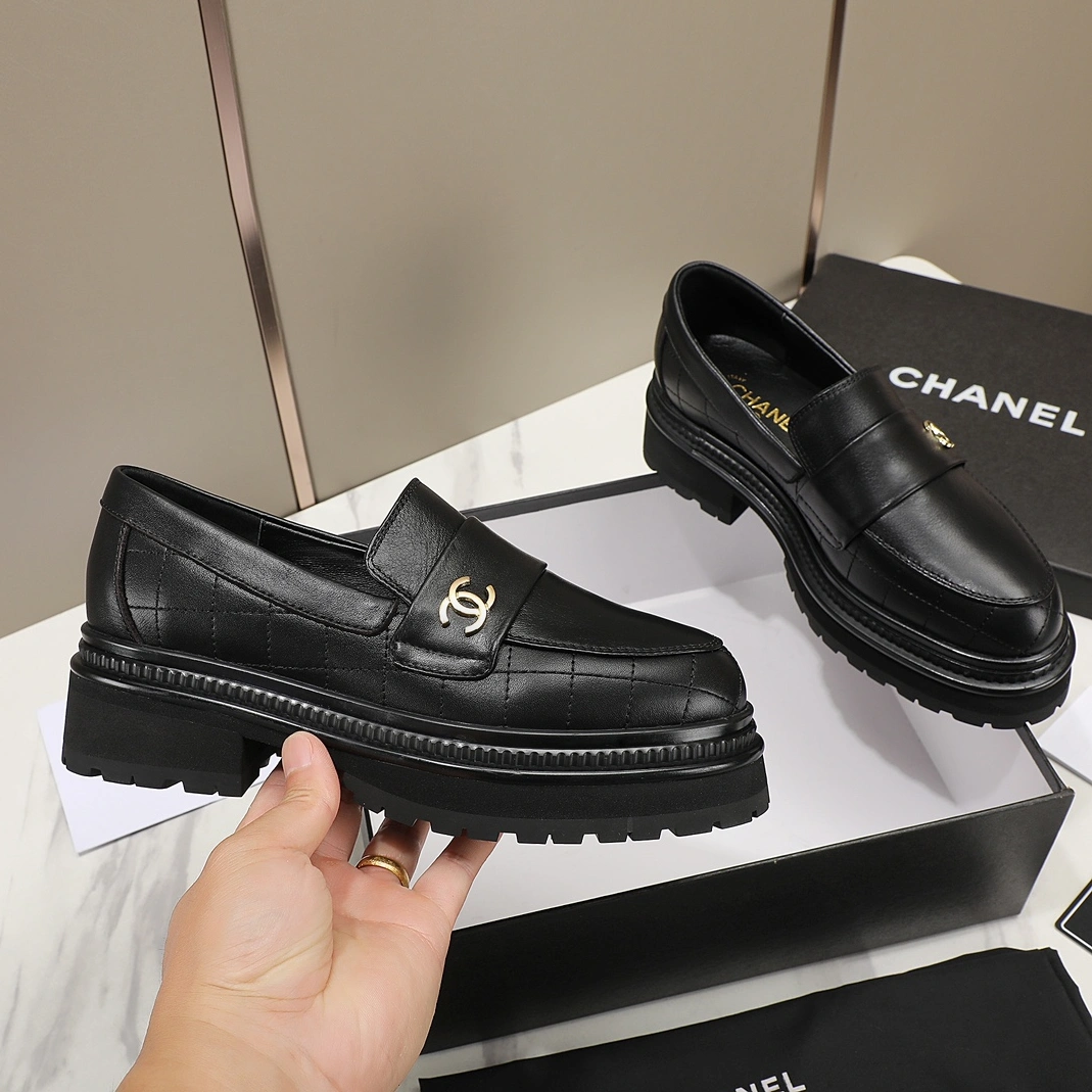 WellDesigned 1299 Chanel Leather Shoes For Women