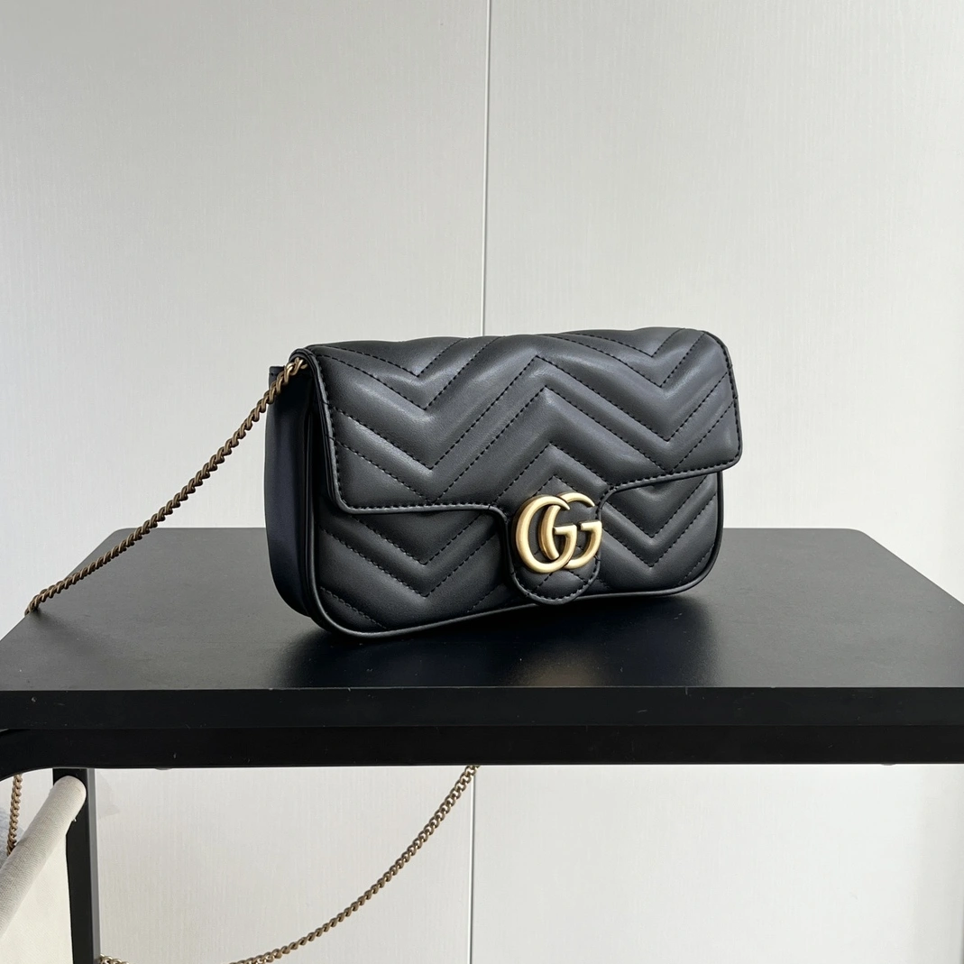 WellDesigned 1505 Gucci GG Marmont Super Mini Bag Black Chevron Leather For Women