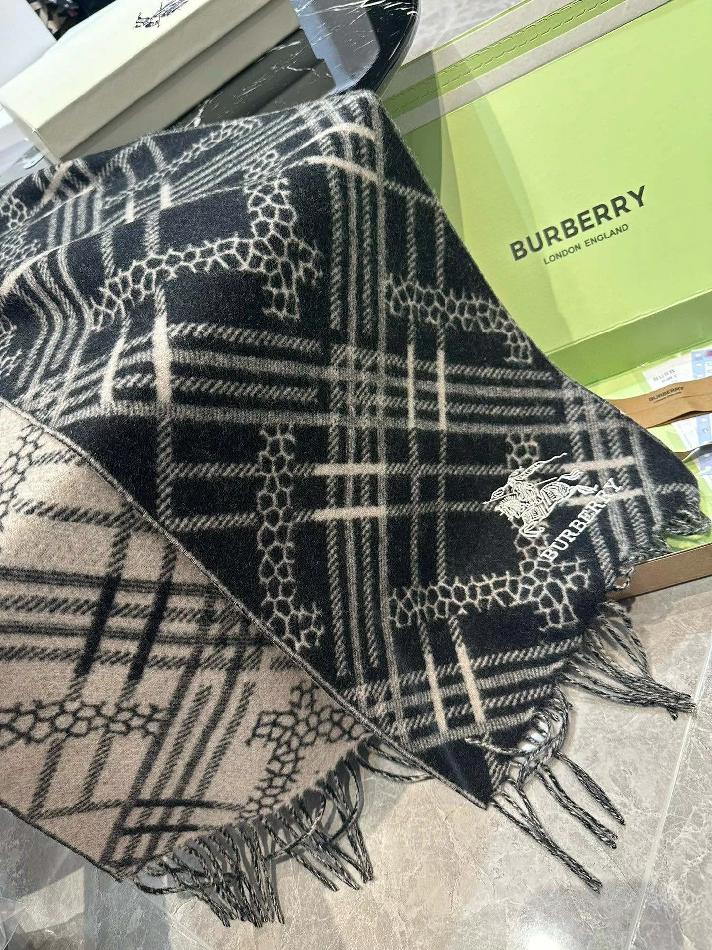 WellDesigned 1643 Burberry Scarf For Women