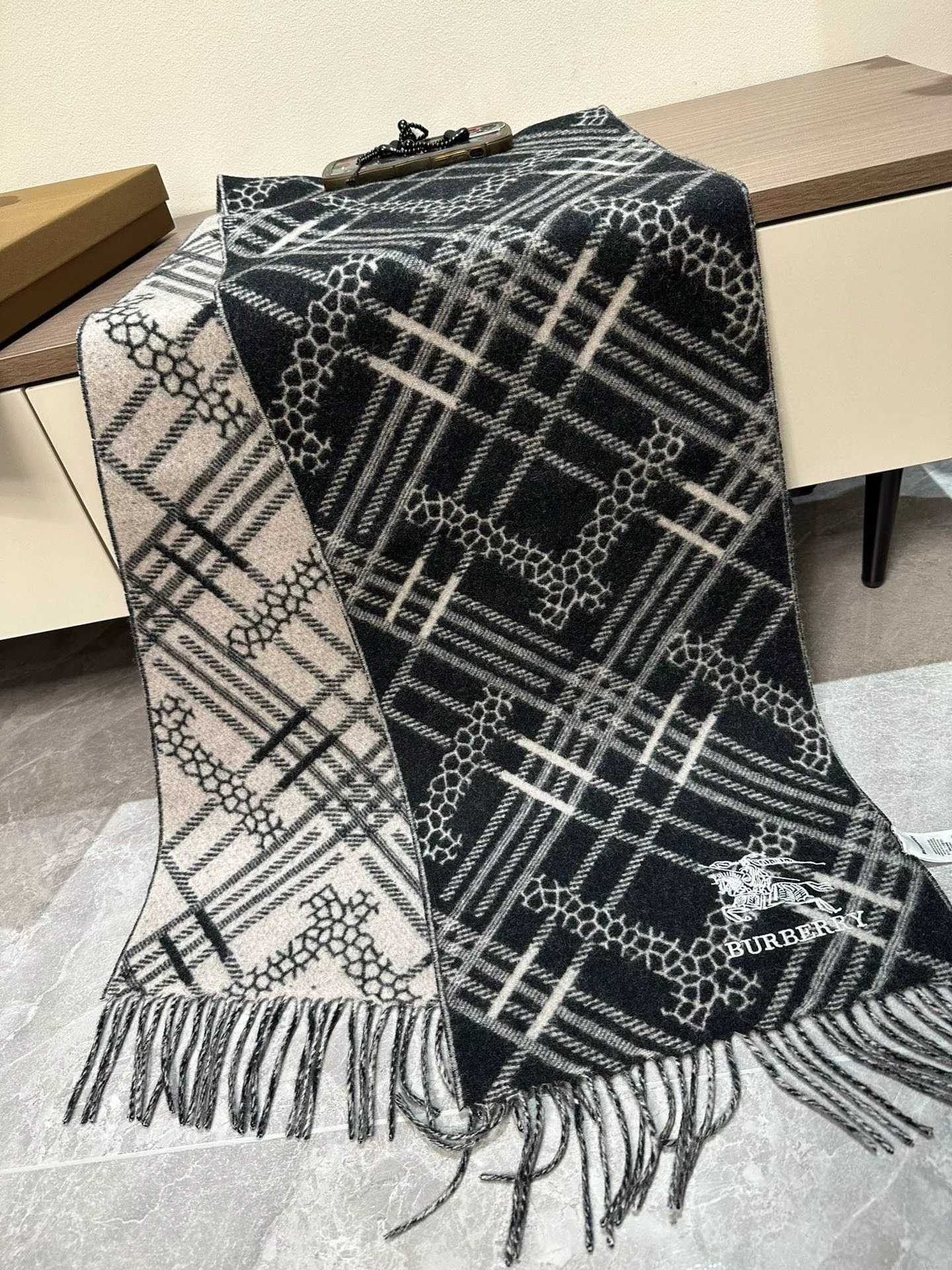 WellDesigned 1643 Burberry Scarf For Women