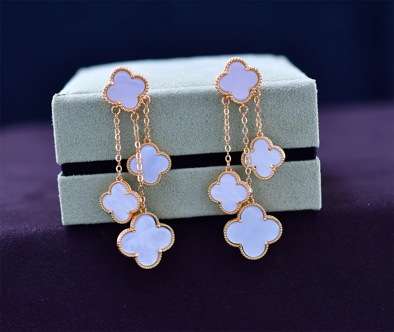 WellDesigned 1654 Van Cleef & Arpels Earrings For Women