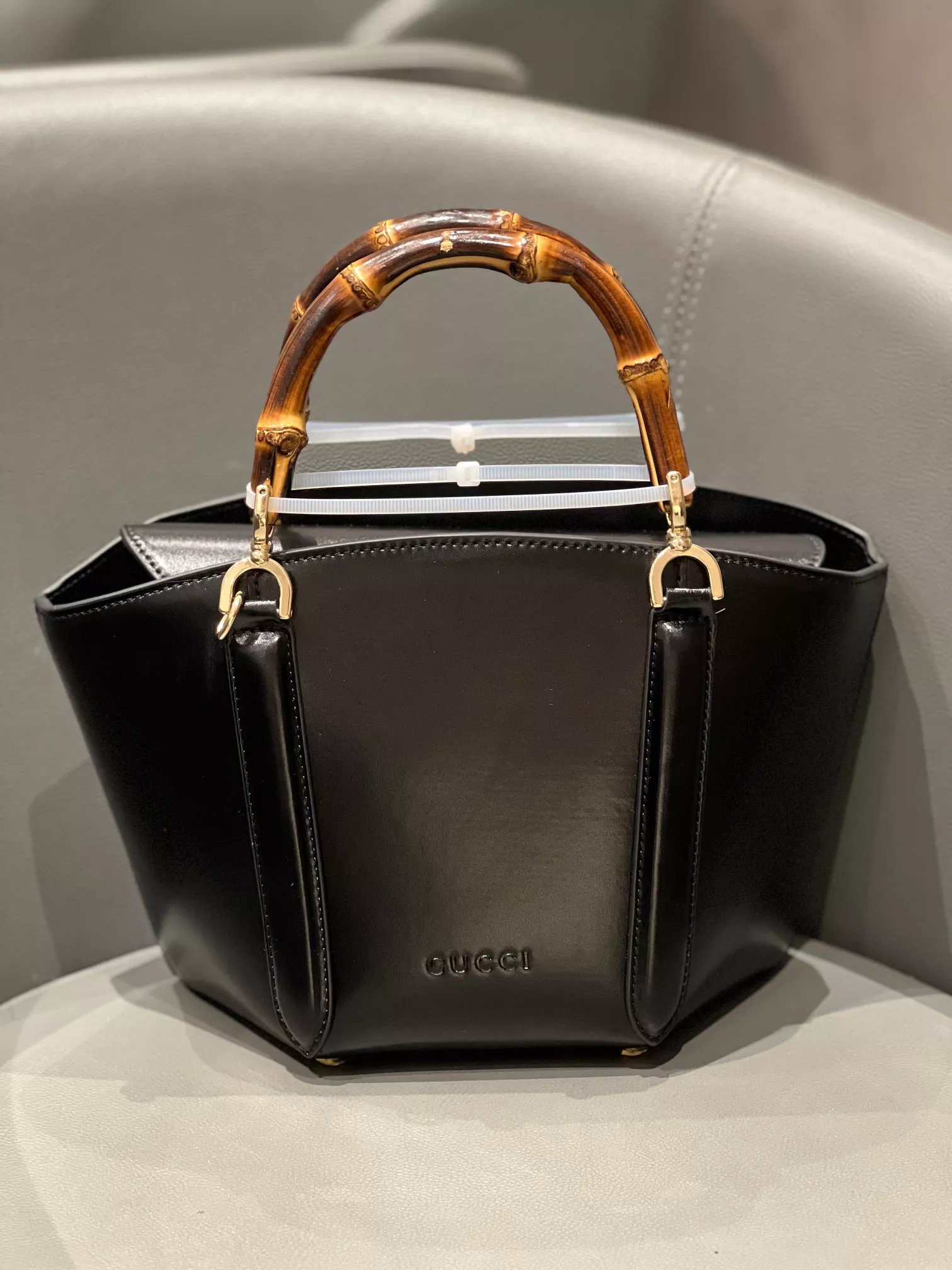 WellDesigned 1813 Gucci AAA Quality Handbags For Women