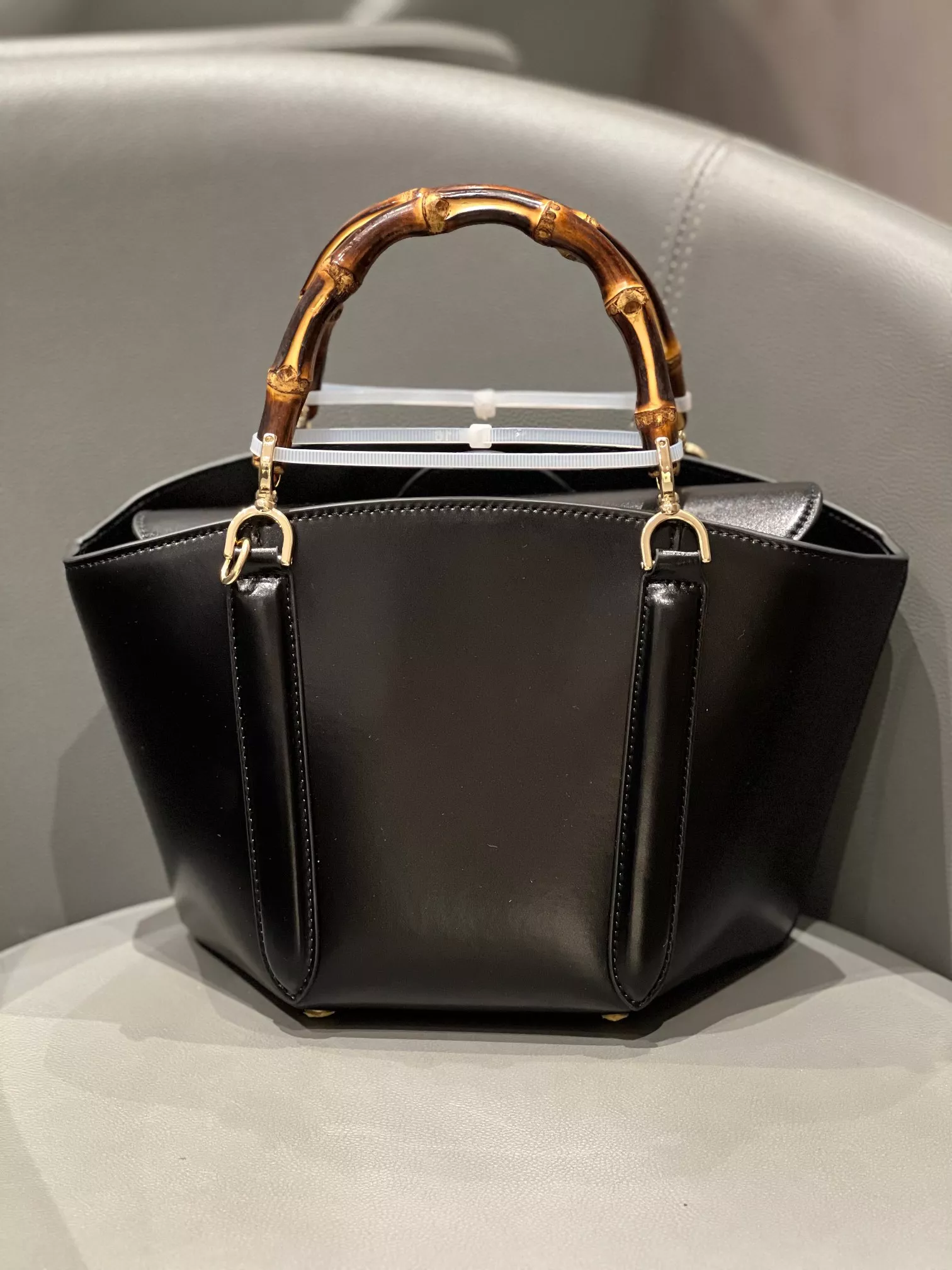 WellDesigned 1813 Gucci AAA Quality Handbags For Women