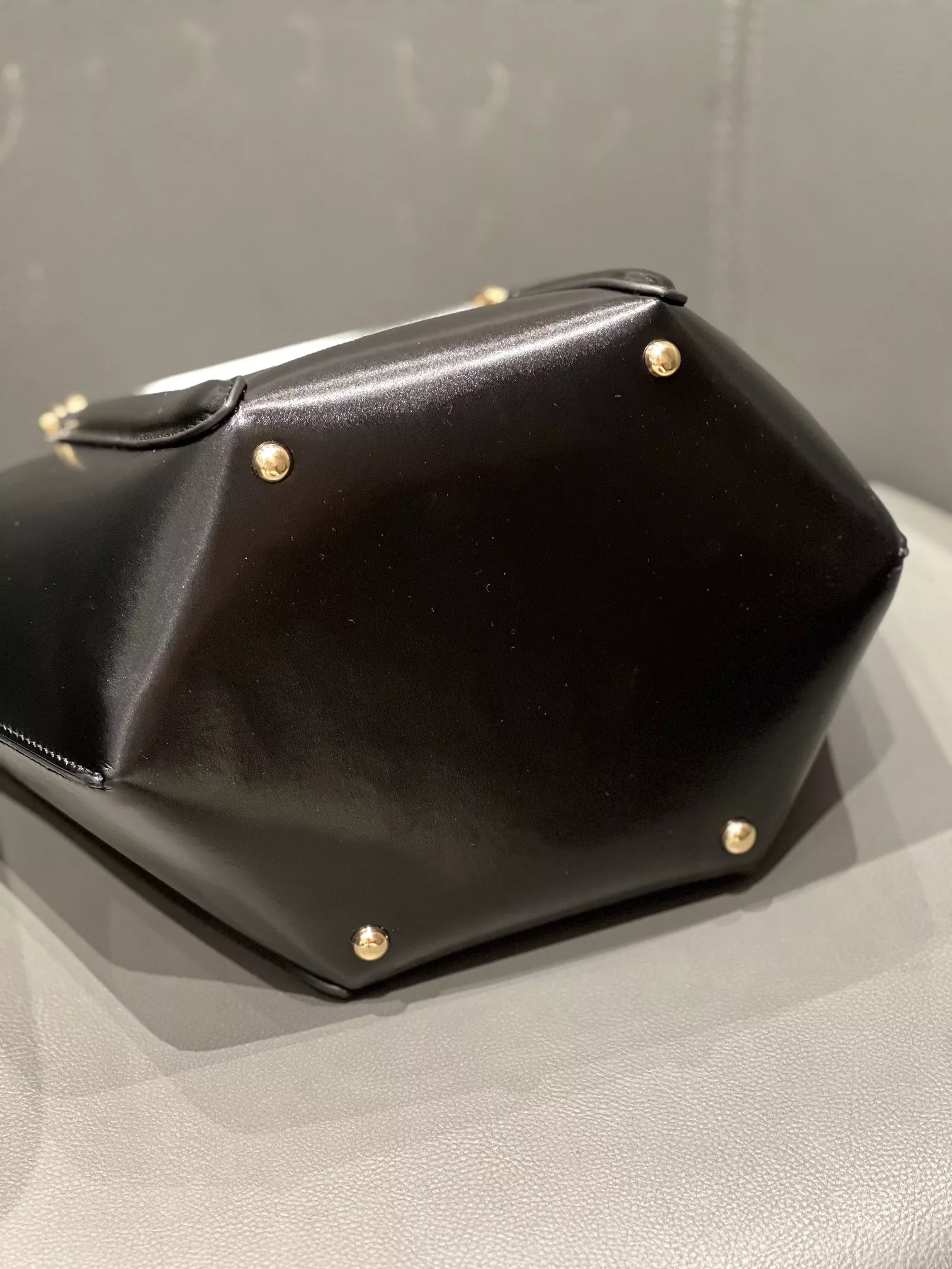 WellDesigned 1813 Gucci AAA Quality Handbags For Women