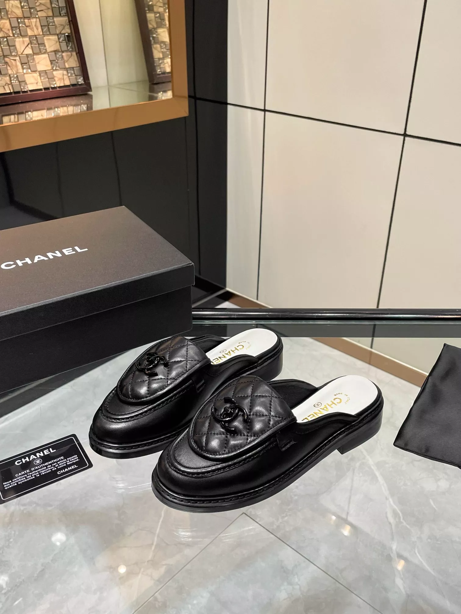 WellDesigned 1880 Chanel Slippers For Women