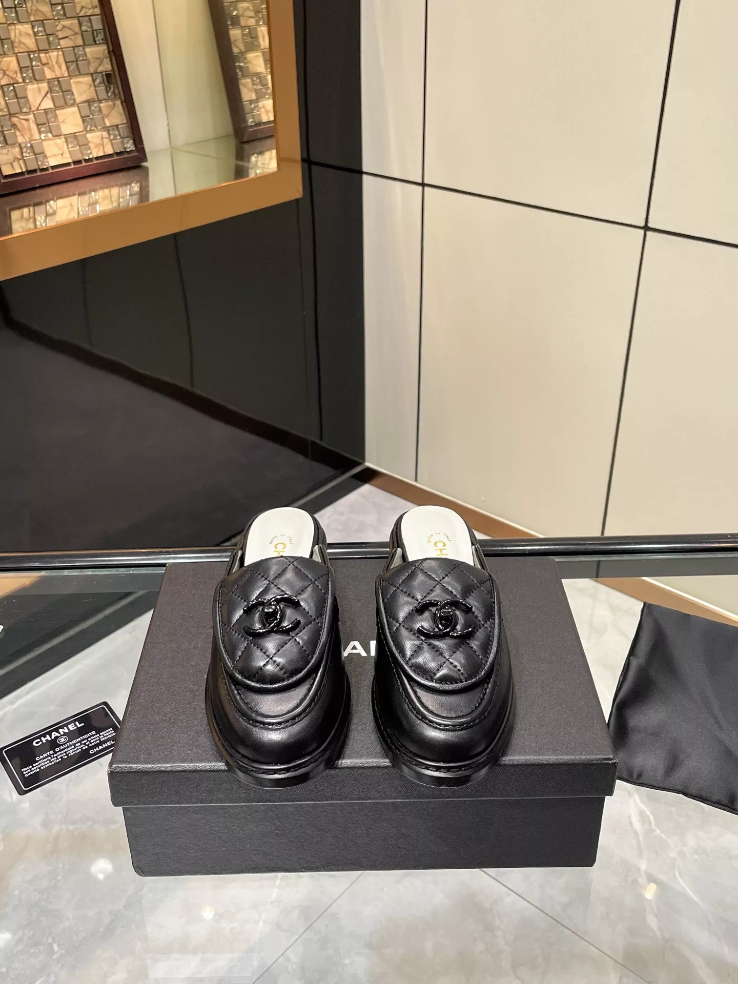 WellDesigned 1880 Chanel Slippers For Women