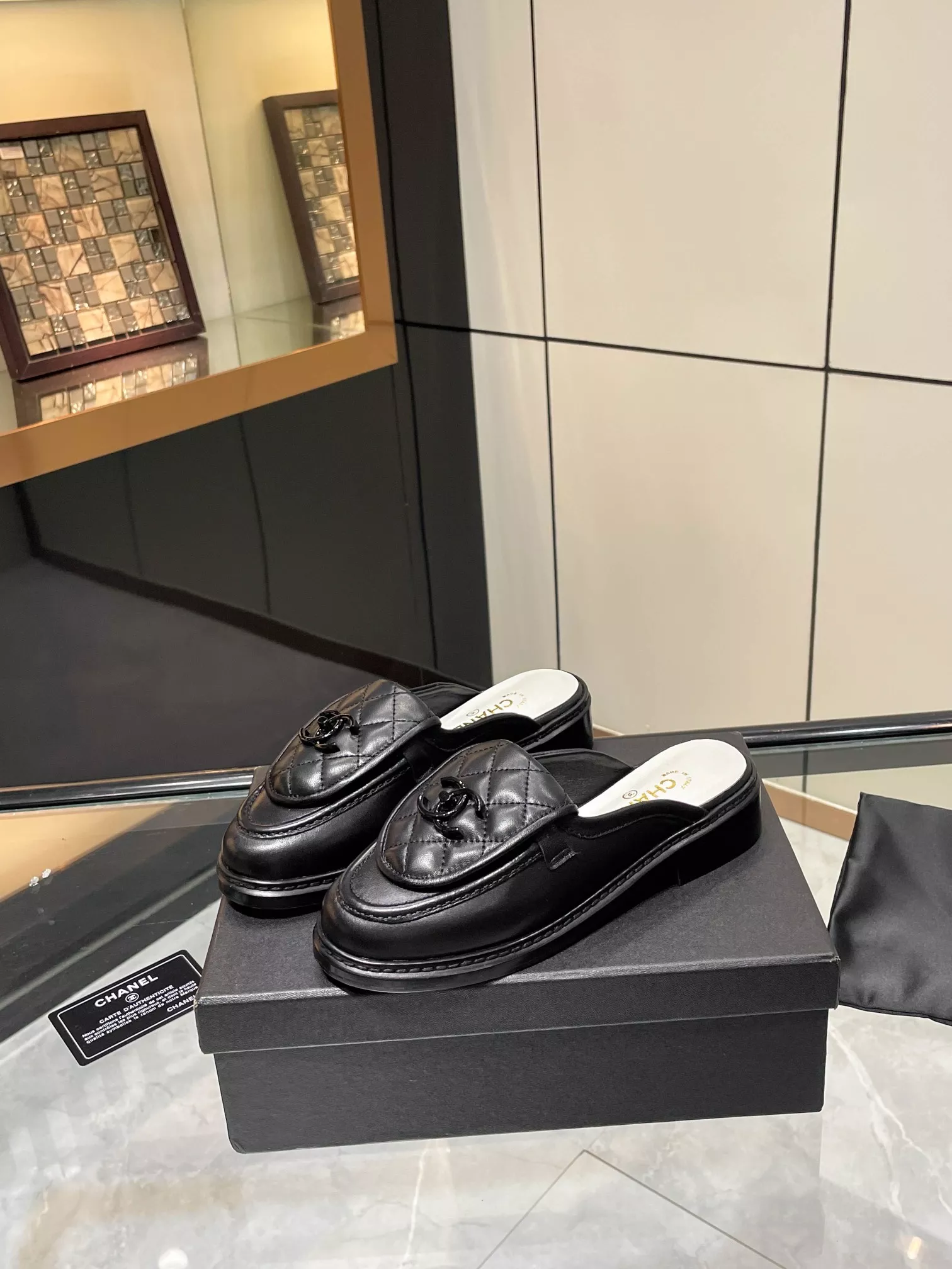 WellDesigned 1880 Chanel Slippers For Women