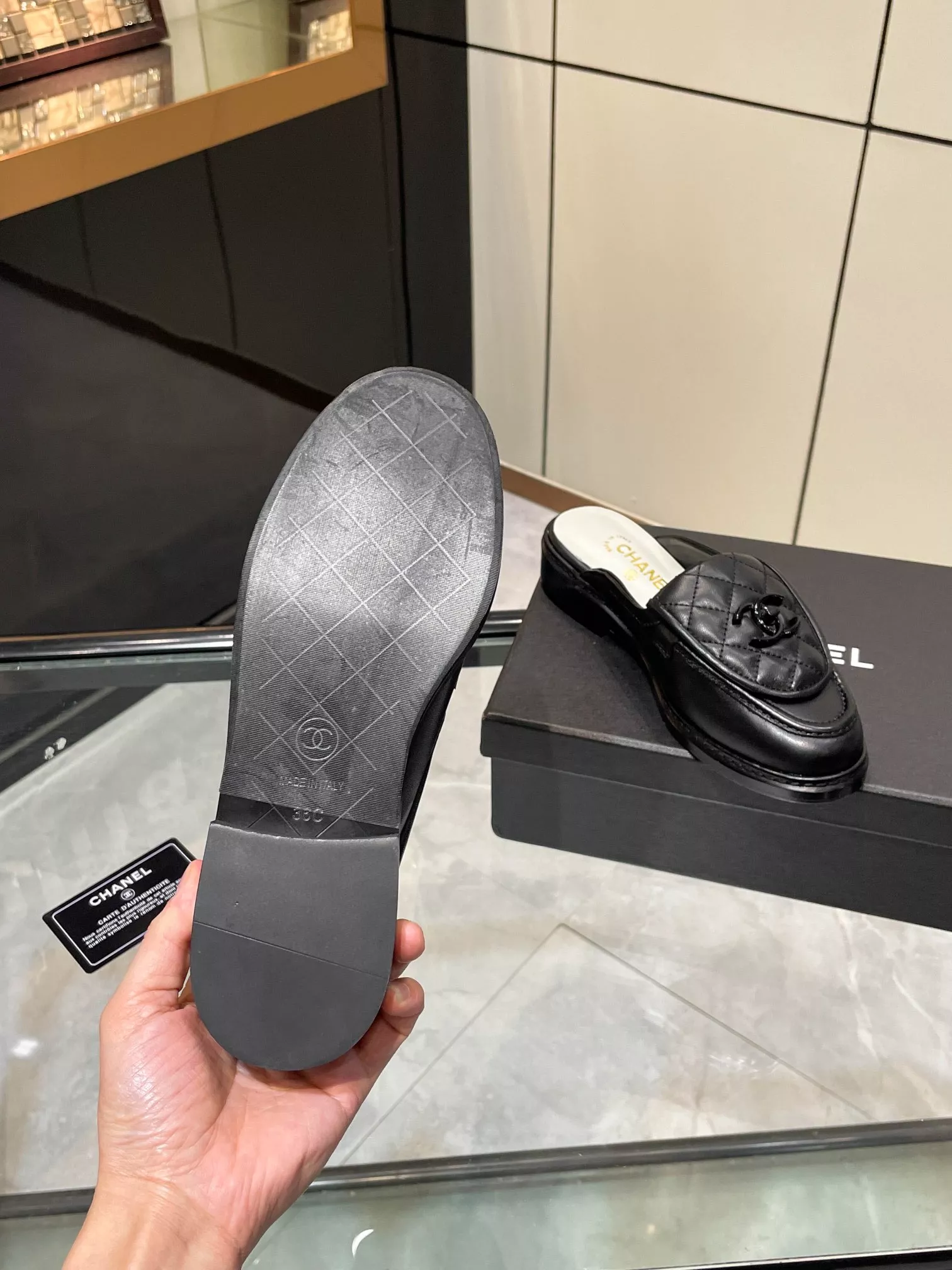 WellDesigned 1880 Chanel Slippers For Women