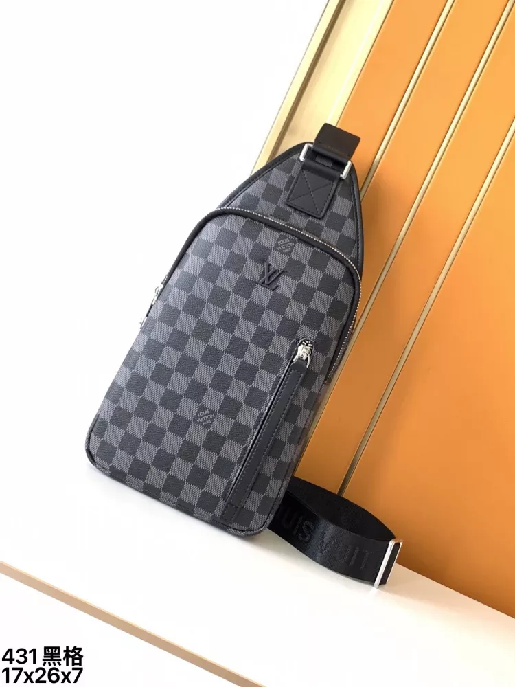 WellDesigned 1889 Louis Vuitton AAA Man Messenger Bags
