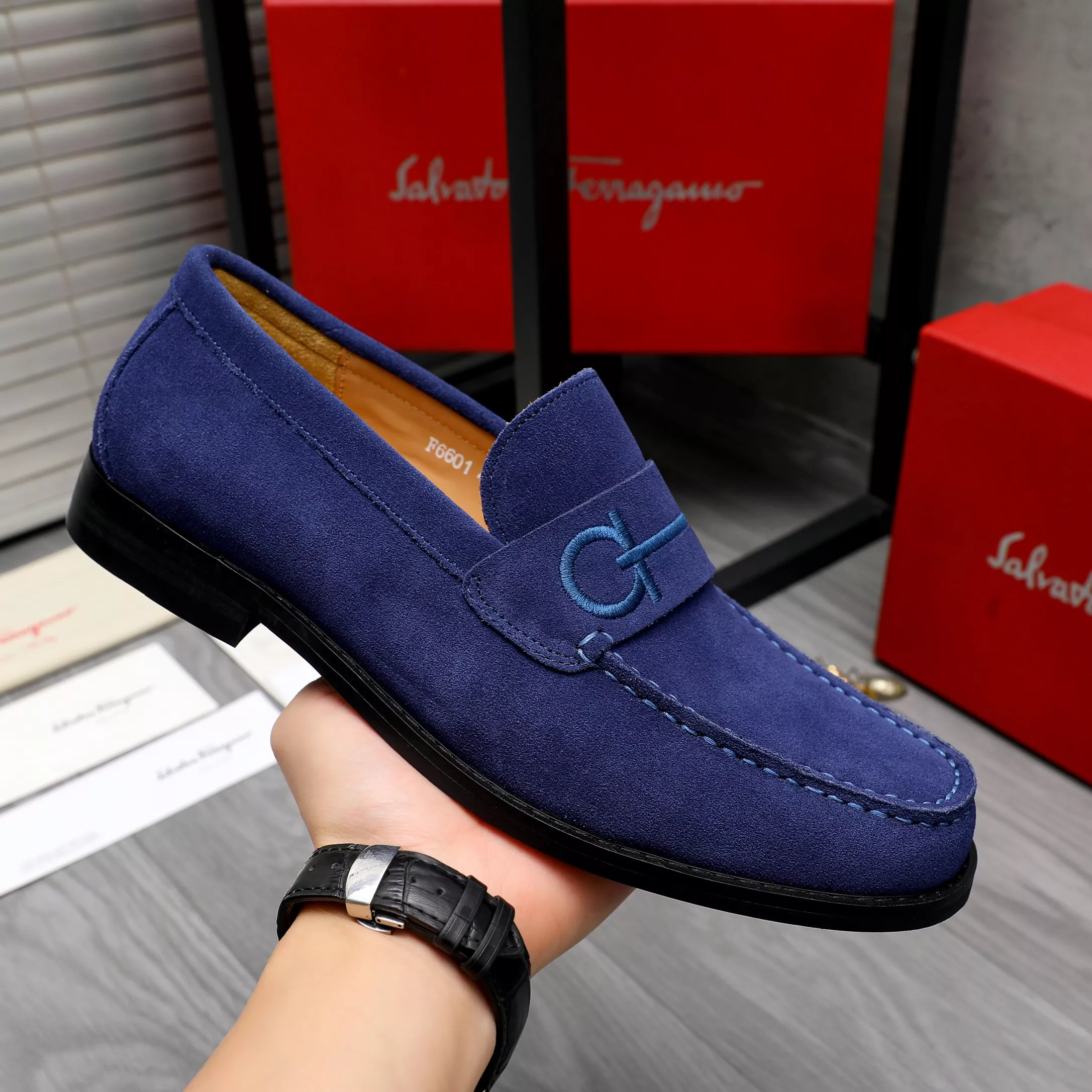 WellDesigned 1928 Salvatore Ferragamo Leather Shoes For Men