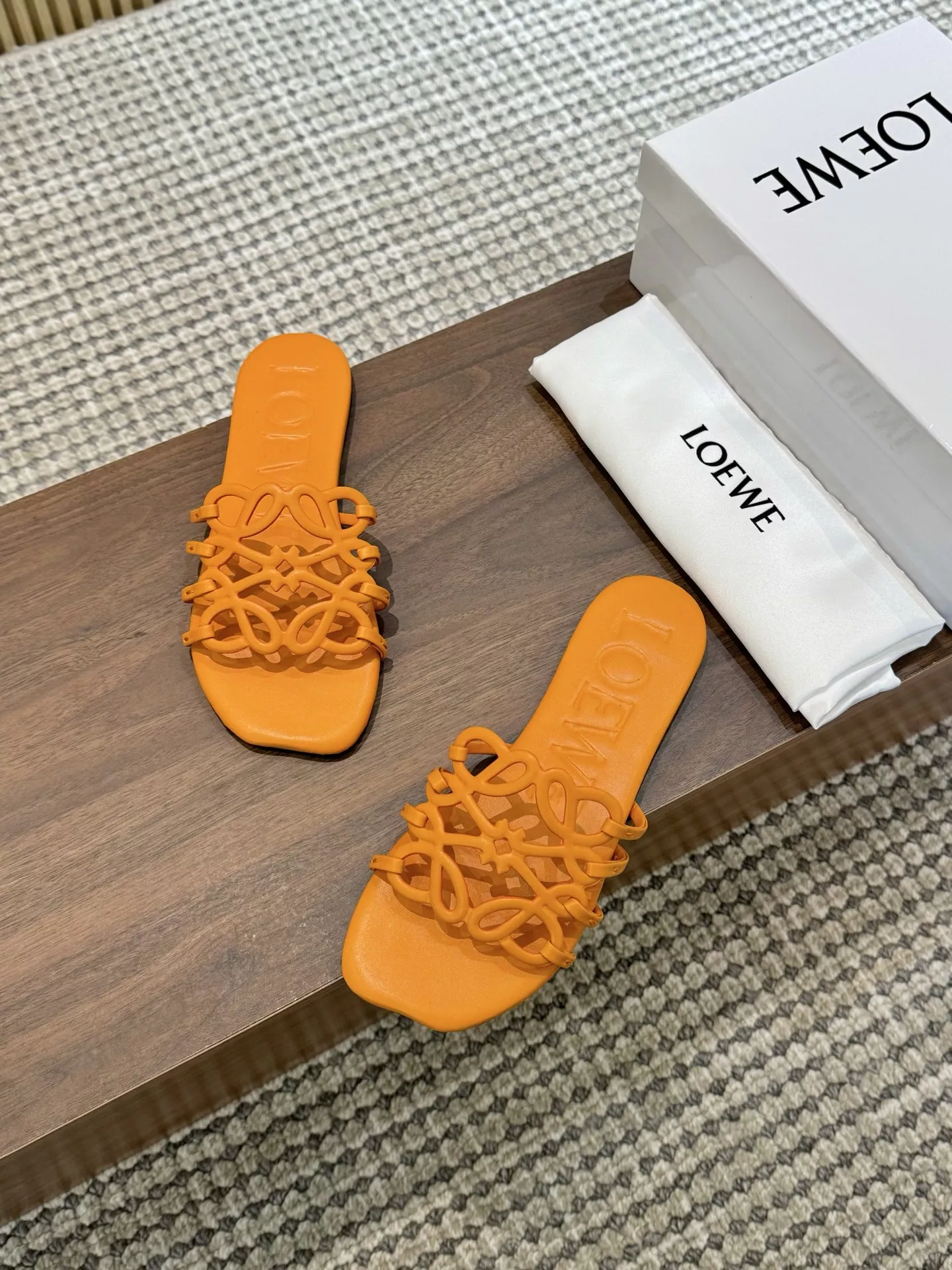 WellDesigned 1939 LOEWE Slippers For Women