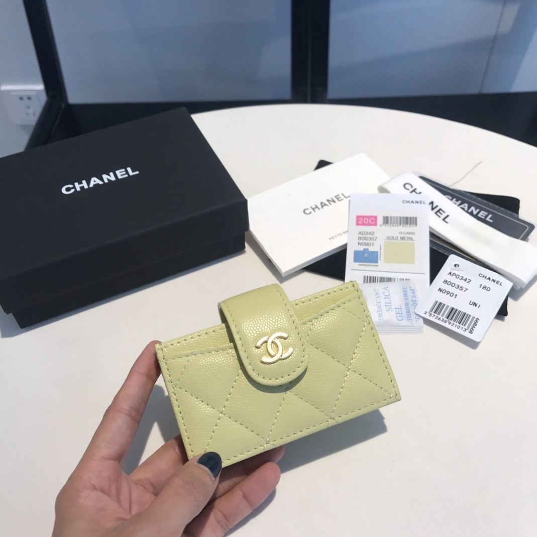 WellDesigned 2031 Chanel AAA Quality Card Case For Women