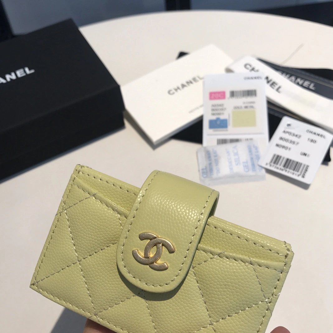 WellDesigned 2031 Chanel AAA Quality Card Case For Women