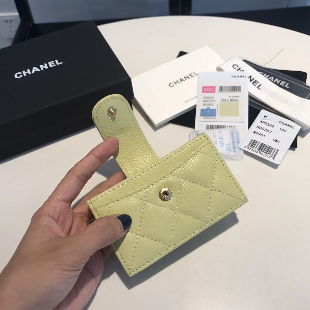 WellDesigned 2031 Chanel AAA Quality Card Case For Women