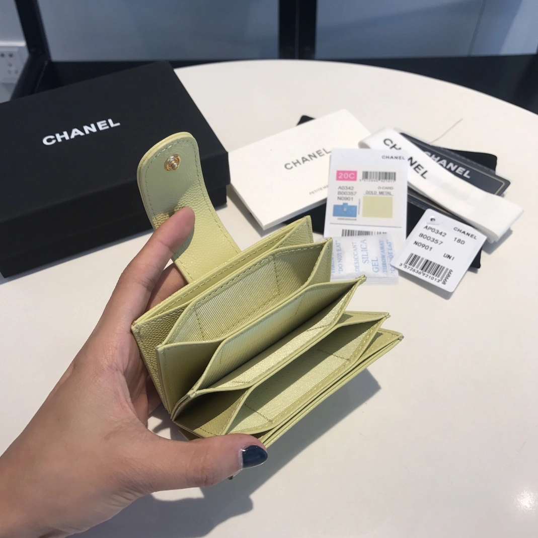WellDesigned 2031 Chanel AAA Quality Card Case For Women