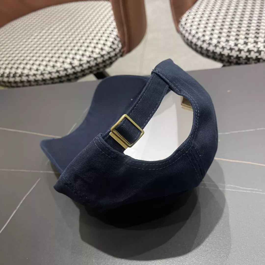 WellDesigned 2051 Moncler Caps