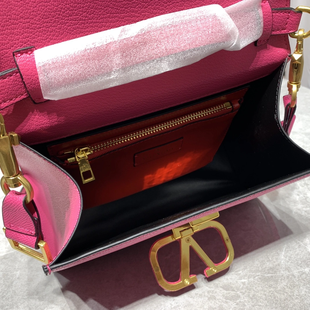 WellDesigned 2079 Valentino AAA Quality Handbags For Women