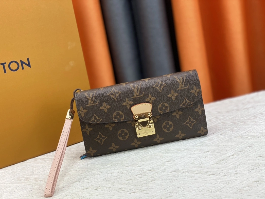 WellDesigned 213 Louis Vuitton AAA Quality Wallets For Women