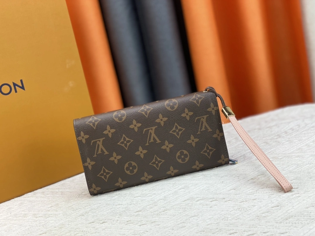 WellDesigned 213 Louis Vuitton AAA Quality Wallets For Women