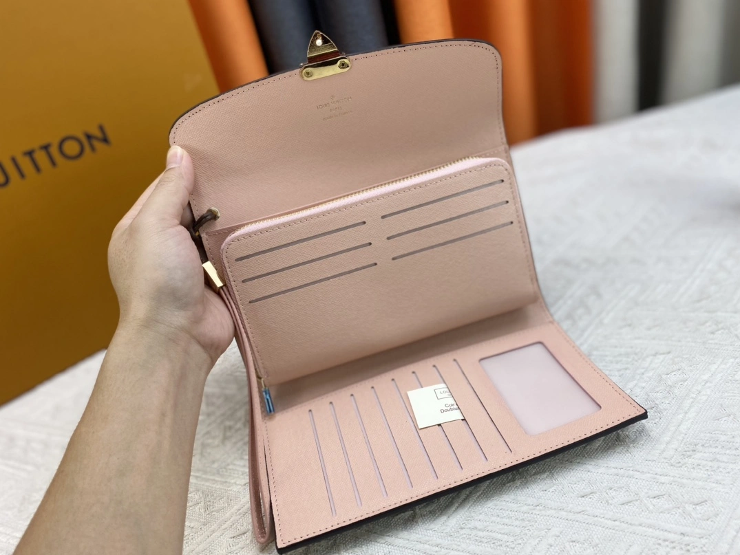 WellDesigned 213 Louis Vuitton AAA Quality Wallets For Women