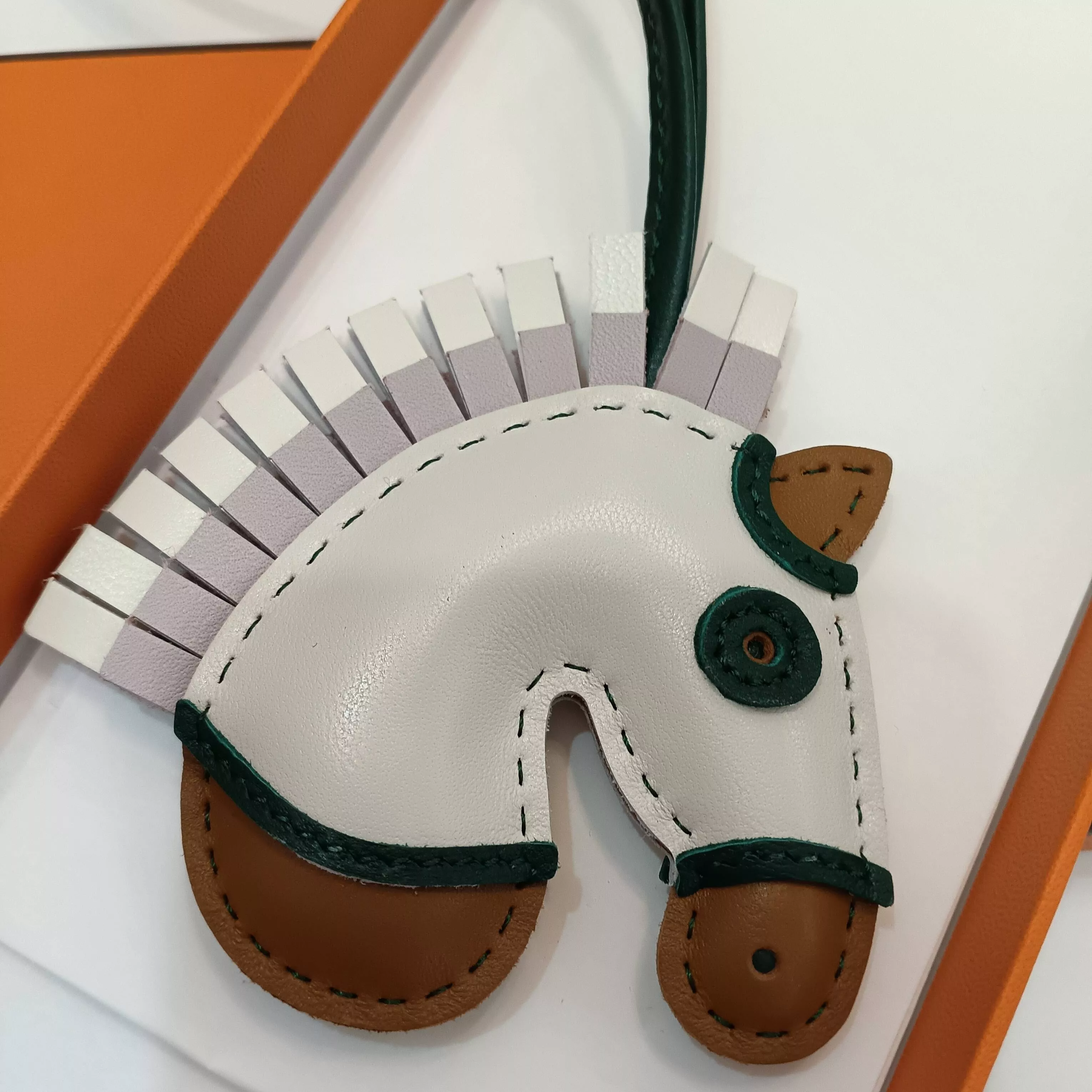 WellDesigned 243 Hermes Key Holder And Bag Buckle