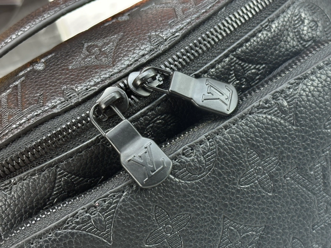 WellDesigned 2441 Louis Vuitton LV AAA Quality Belt Bags For Unisex
