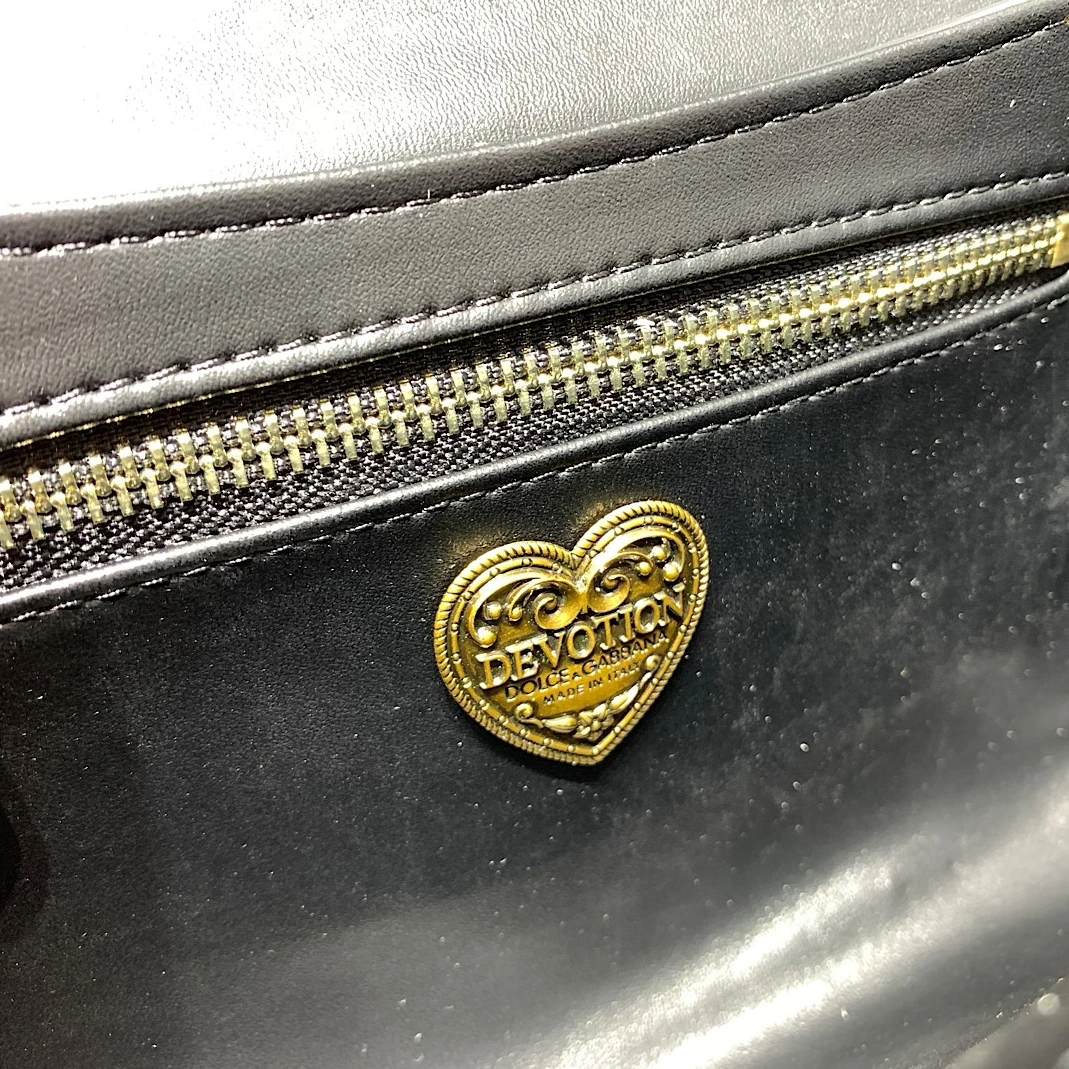 WellDesigned 2486 Dolce & Gabbana D&G AAA Quality Messenger Bags For Women