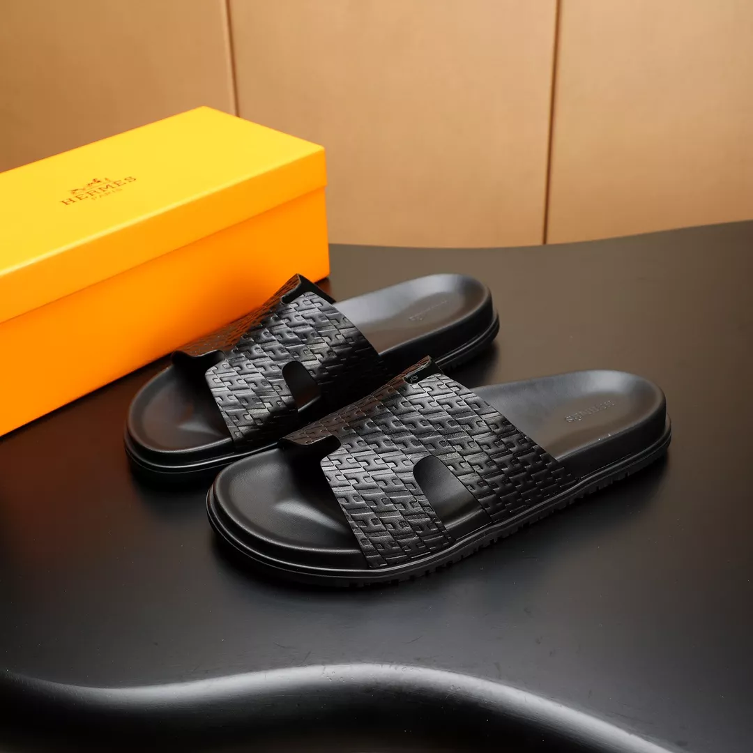WellDesigned 2496 Hermes Slippers For Men