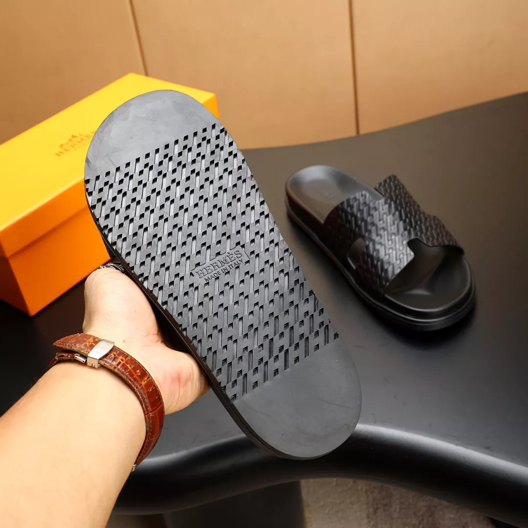 WellDesigned 2496 Hermes Slippers For Men