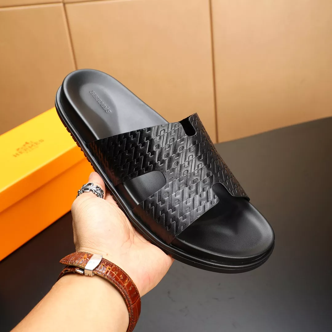 WellDesigned 2496 Hermes Slippers For Men