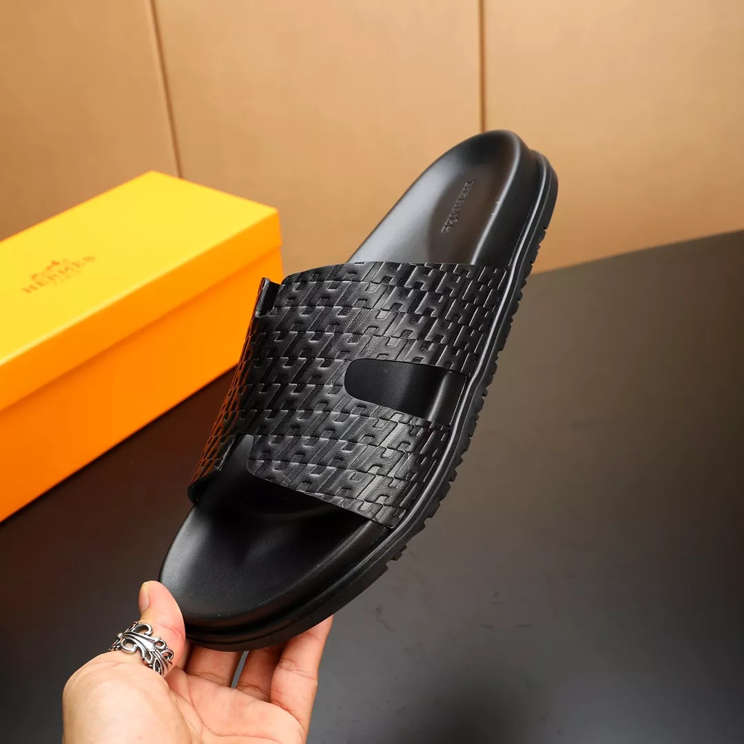 WellDesigned 2496 Hermes Slippers For Men