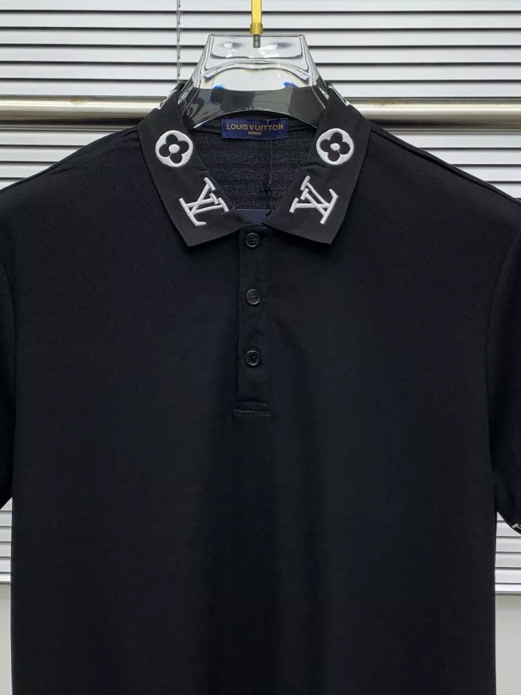 WellDesigned 2500 Louis Vuitton LV T-Shirts Short Sleeved For Men